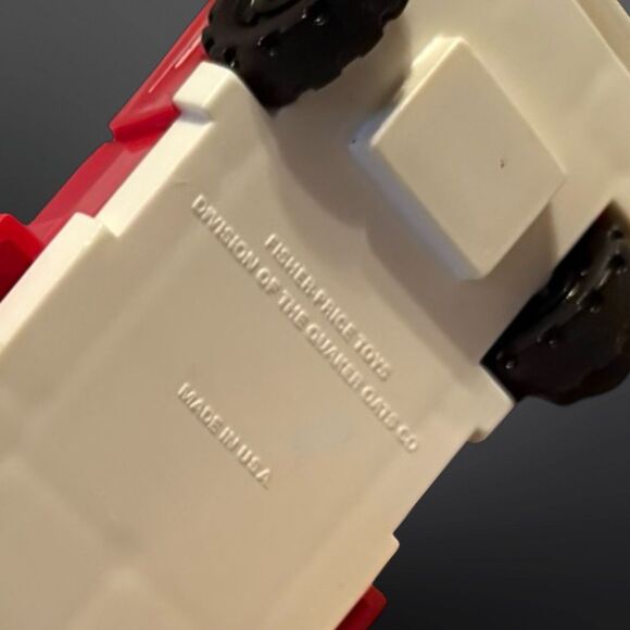 Vintage 1980s Fisher-Price Firetruck Firemen & Puppy Dog Set Red Black White - Picture 9 of 15